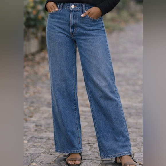 Levi's High-rise Wide Leg Jeans - Size 31 - Picture 3 of 11